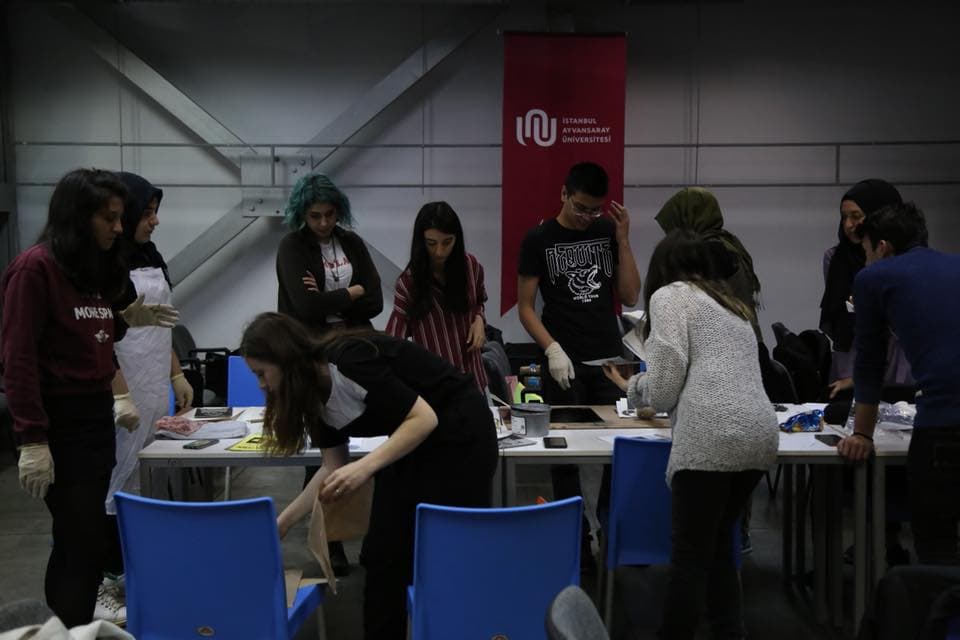Grafik Tasarım Programı Öğrencileri Linol Baskı Atölyesi’nde! İstanbul Topkapı Üniversitesi
