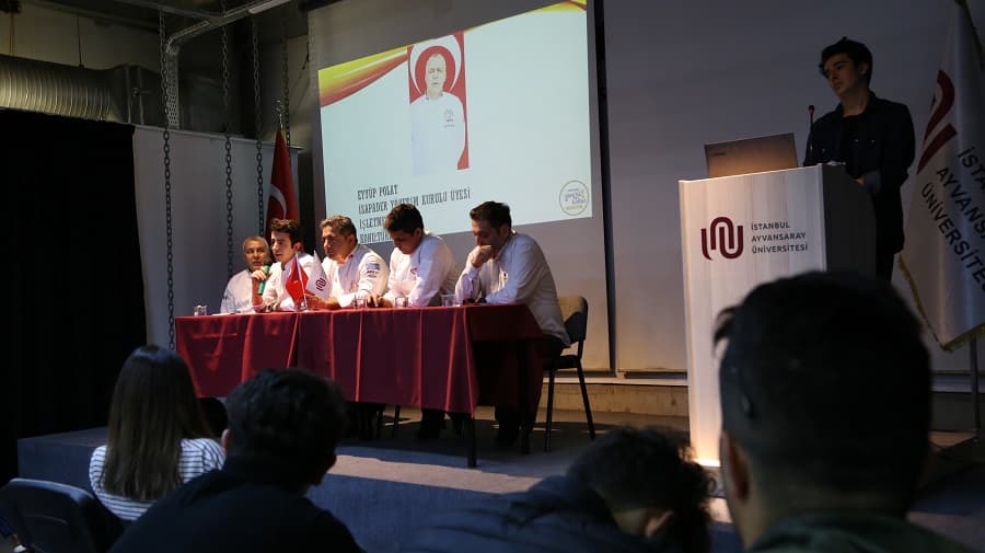 İstanbul Ayvansaray Üniversitesi’nde ‘’Şeflerle Söyleşi ve Milli Mutfak Hareketi’’ İstanbul Topkapı Üniversitesi
