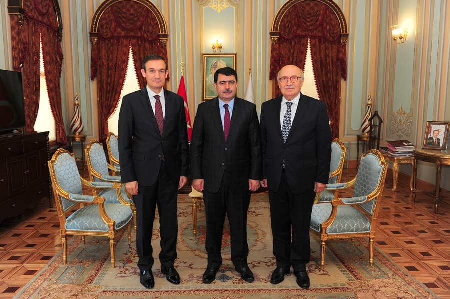 İstanbul Ayvansaray Üniversitesi Rektörü Prof. Dr. M. Emin Arat ve Kurucu Vakıf Denetçisi Prof. Dr. Recep Bozdoğan'ın İstanbul Valisi Vasip Şahin’i Ziyaretinden... İstanbul Topkapı Üniversitesi