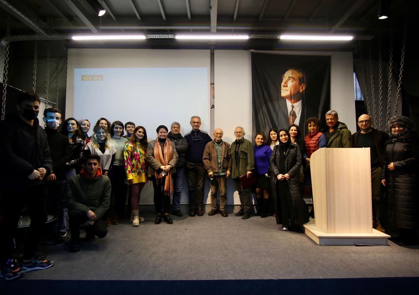Karikatürist ve Program Yapımcısı İzel Rozental GSTMF Grafik Tasarım Bölümüne Konuk Oldu İstanbul Topkapı Üniversitesi